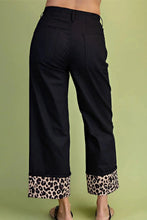 Load image into Gallery viewer, Plus Cropped Cuffed Leopard Pants
