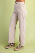 Load image into Gallery viewer, Cropped Corduroy Pants
