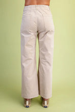Load image into Gallery viewer, Cropped Corduroy Pants
