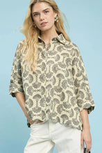 Load image into Gallery viewer, Cream and Black Fan Print Top

