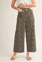 Load image into Gallery viewer, Leopard Jeans

