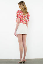 Load image into Gallery viewer, Cream Floral Top
