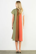 Load image into Gallery viewer, Color-block Midi Dress
