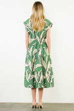 Load image into Gallery viewer, Green Feather Pattern Midi Dress
