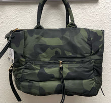 Load image into Gallery viewer, Nylon Camo Puff Bag
